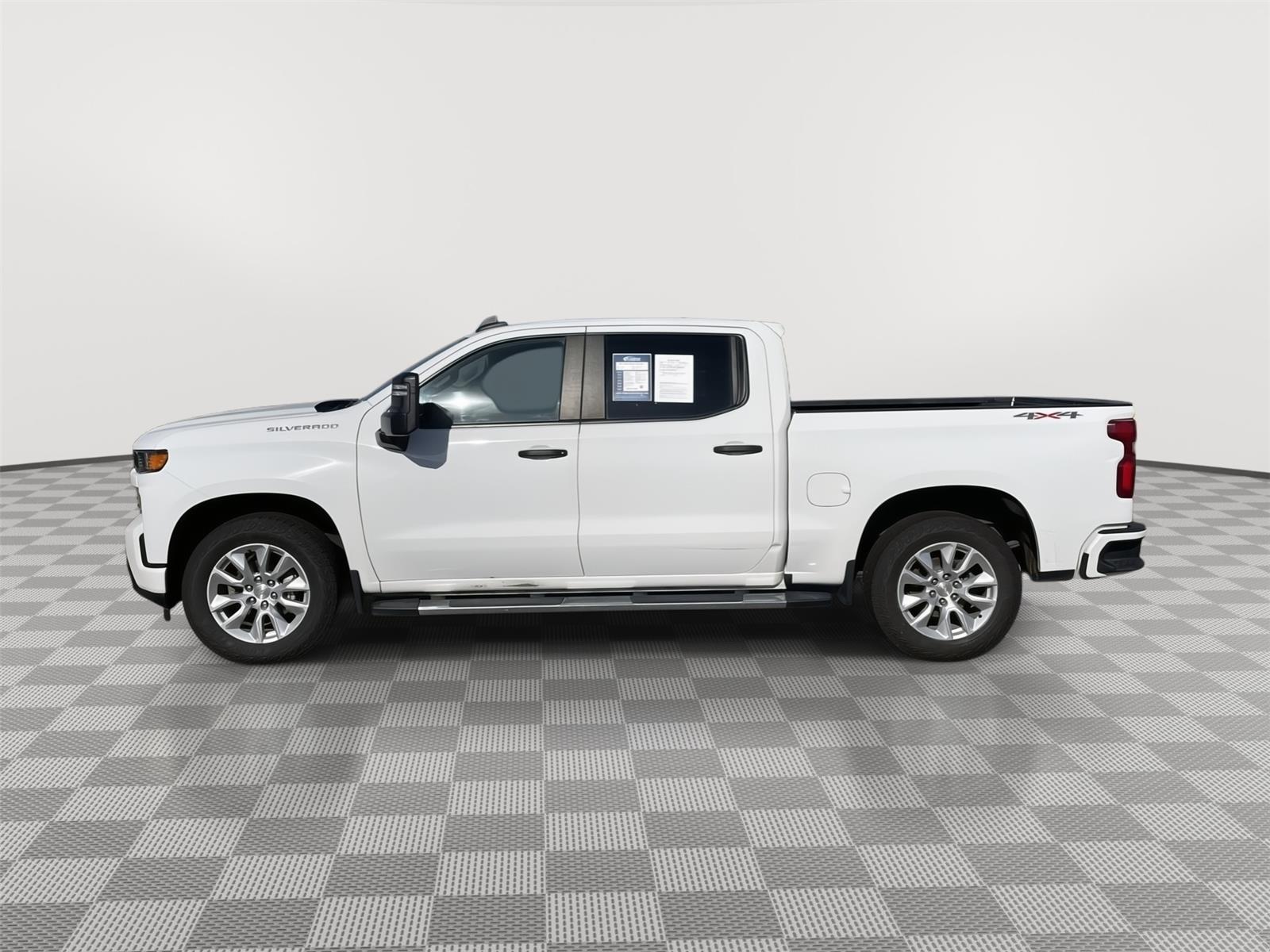 Vehicle photo 2