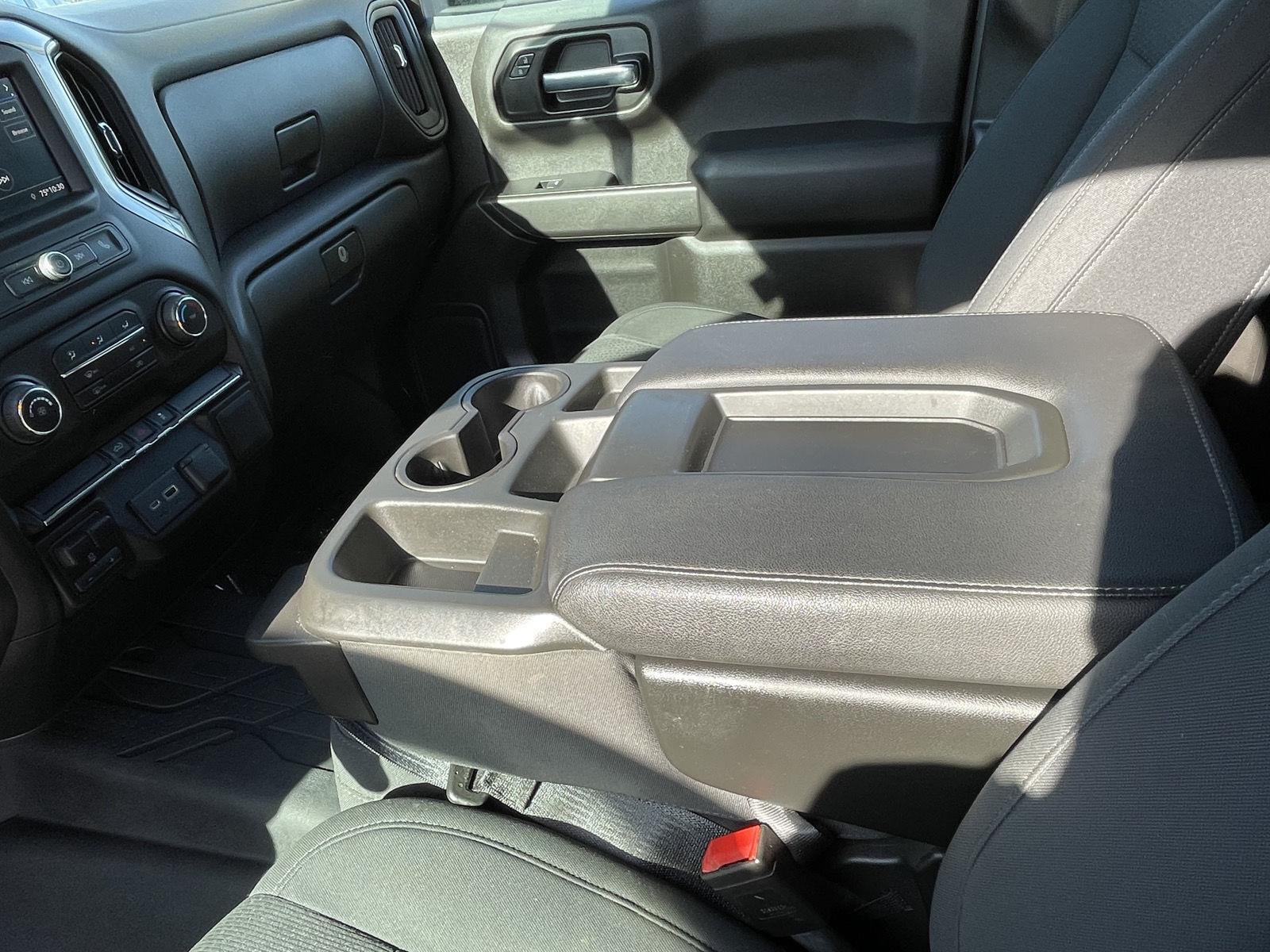 Vehicle photo 15