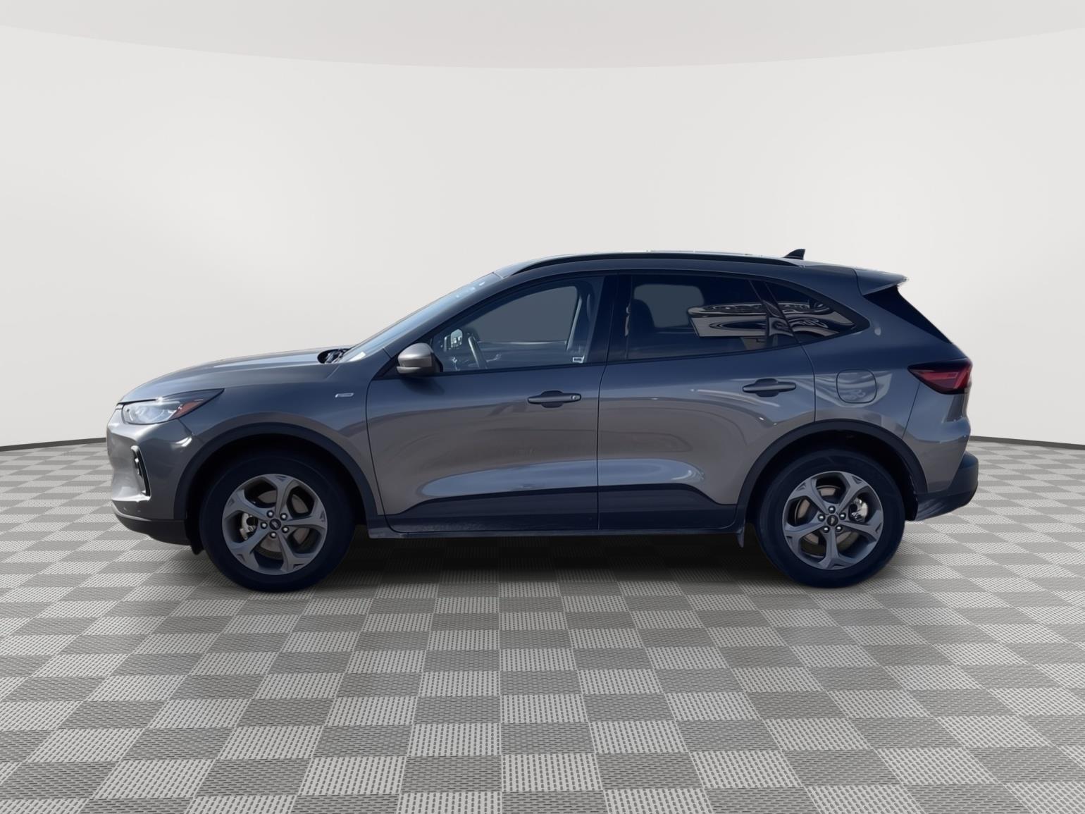 Vehicle photo 2