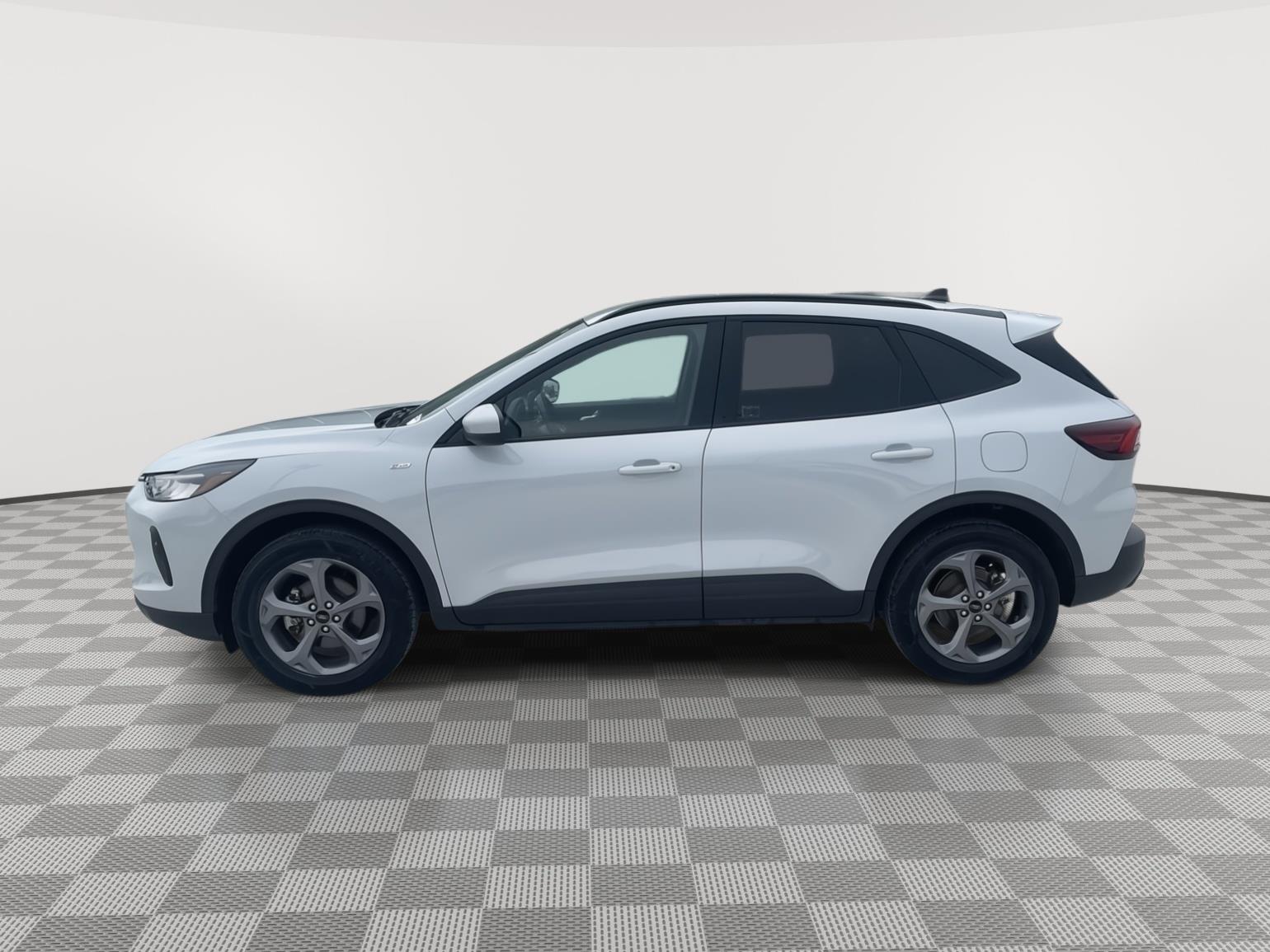 Vehicle photo 2