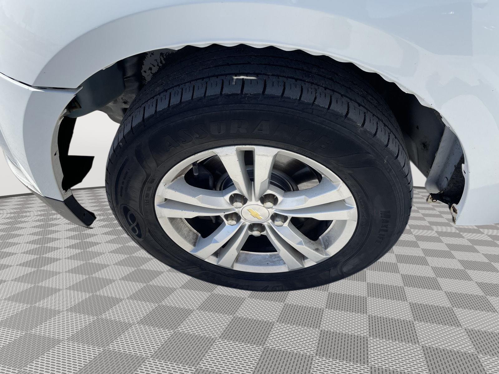 Vehicle photo 7