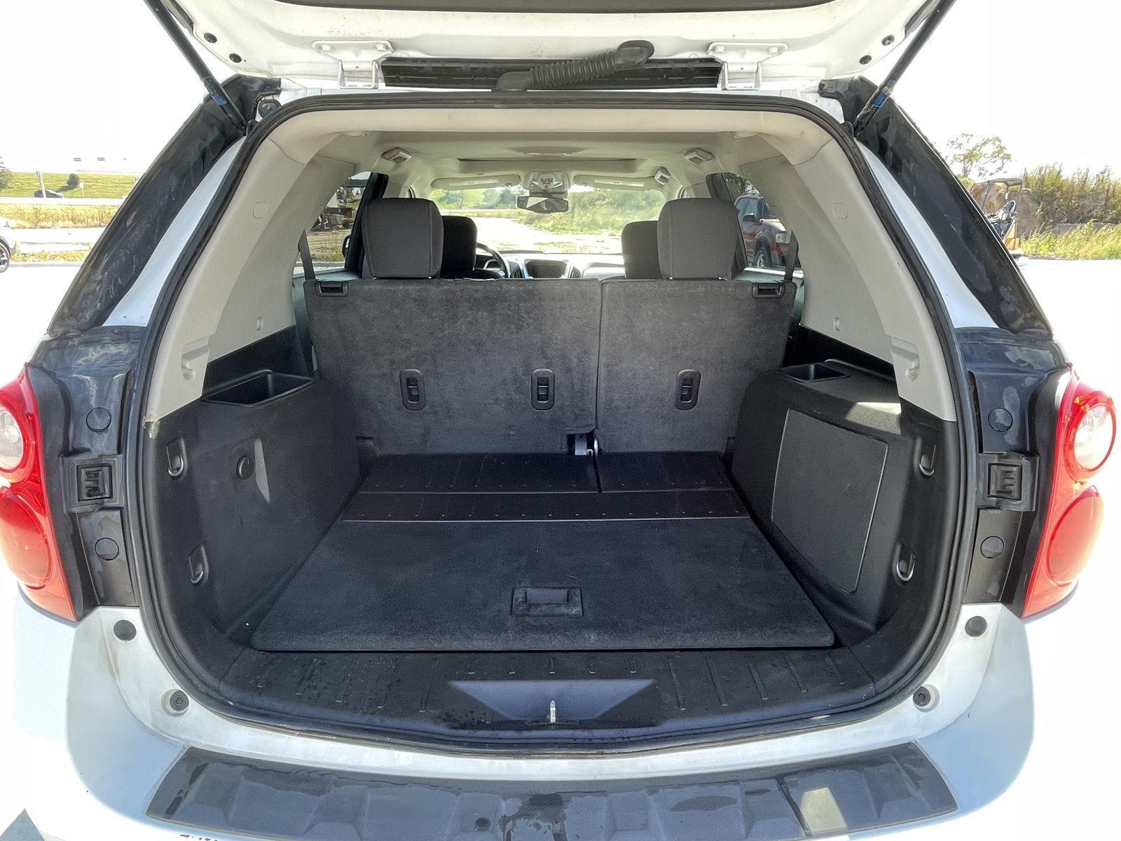 Vehicle photo 12