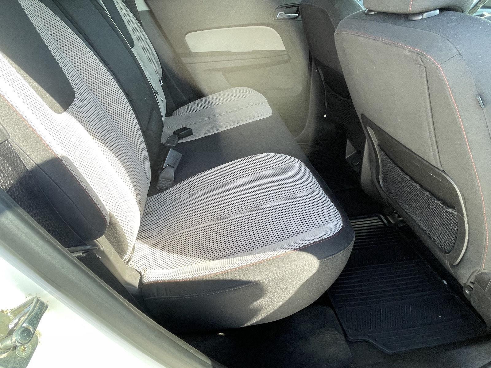 Vehicle photo 13