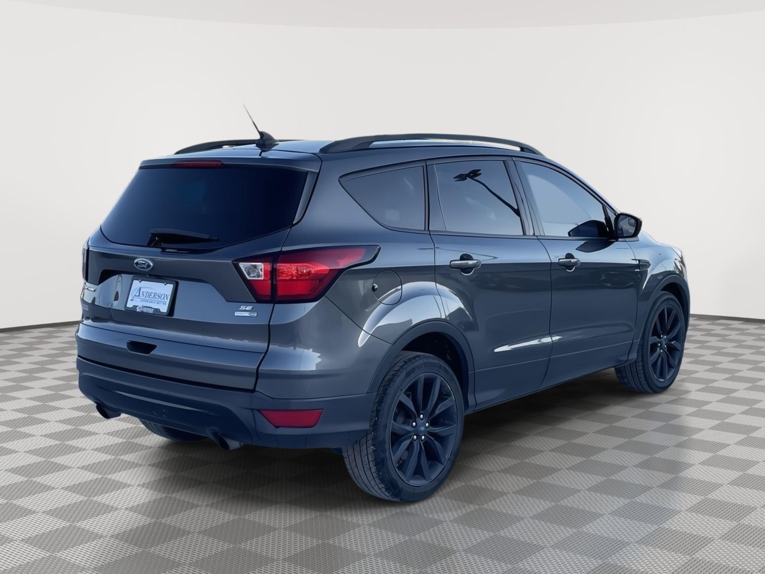 Vehicle photo 6