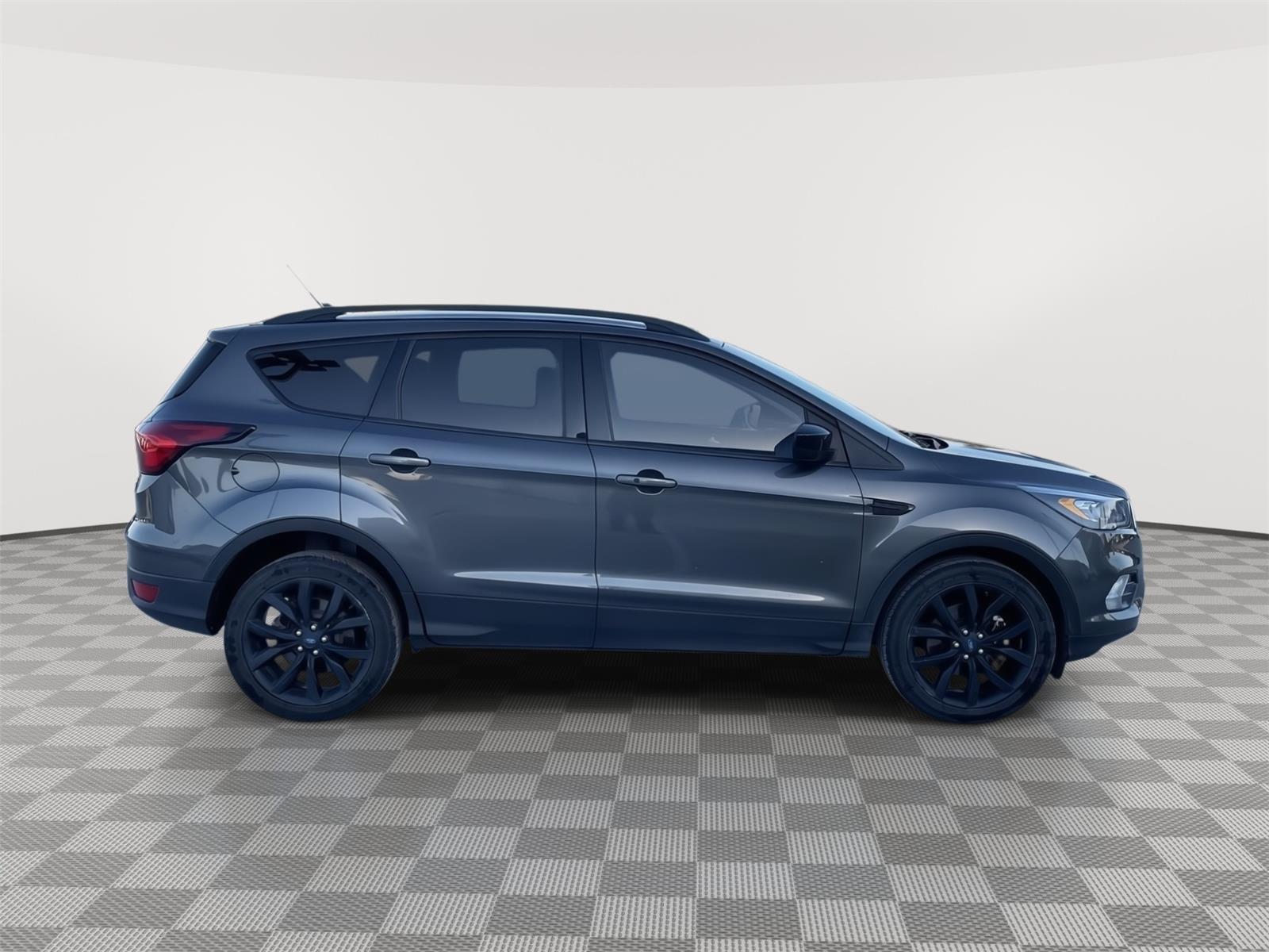 Vehicle photo 7