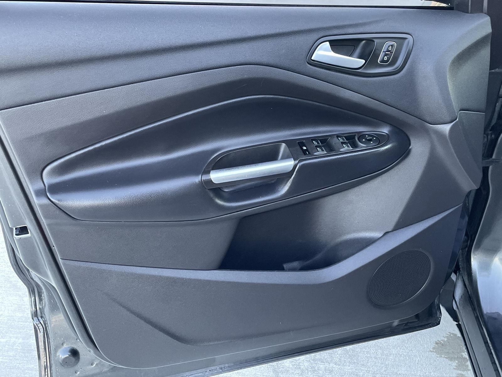 Vehicle photo 12