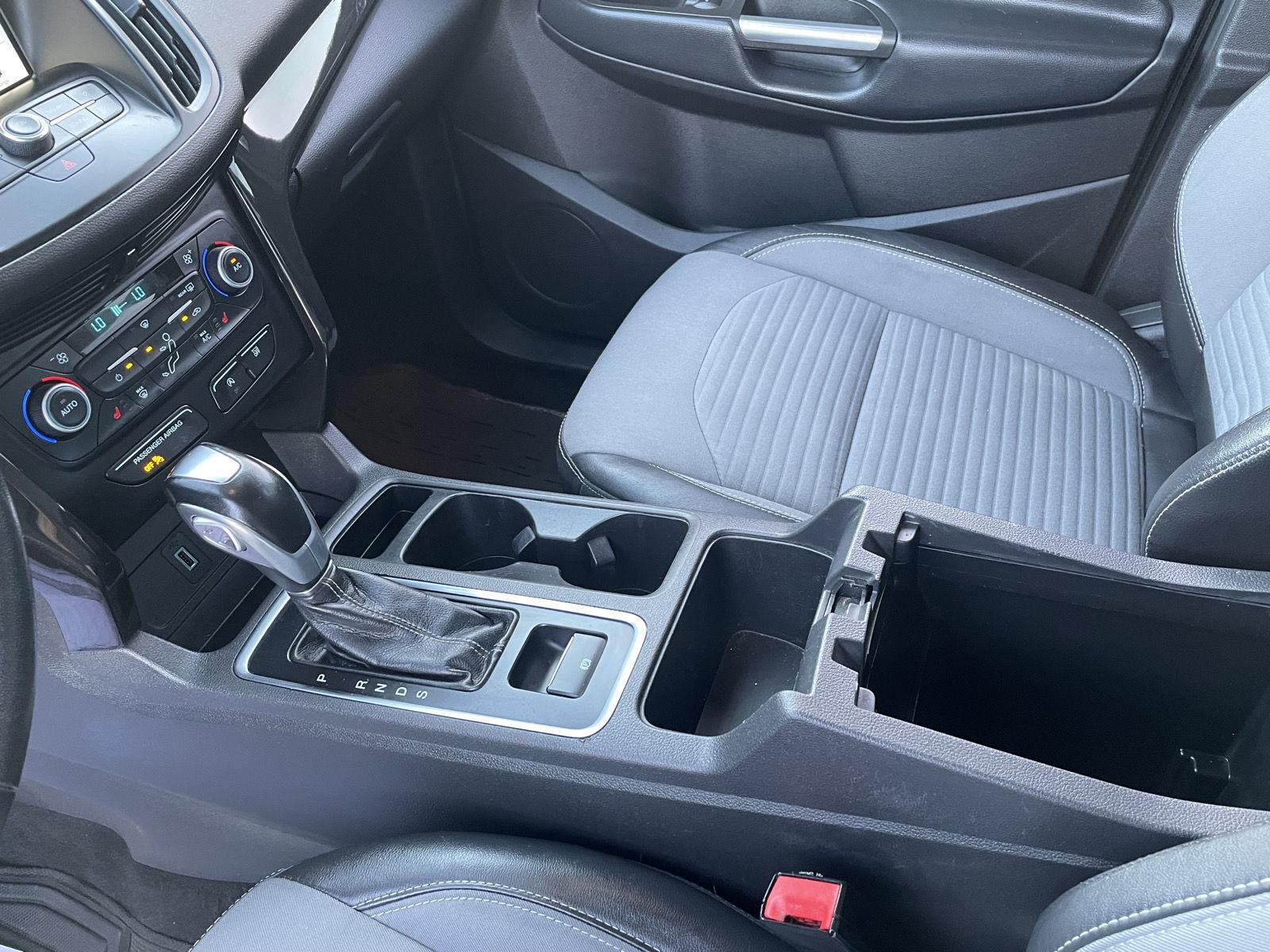 Vehicle photo 15