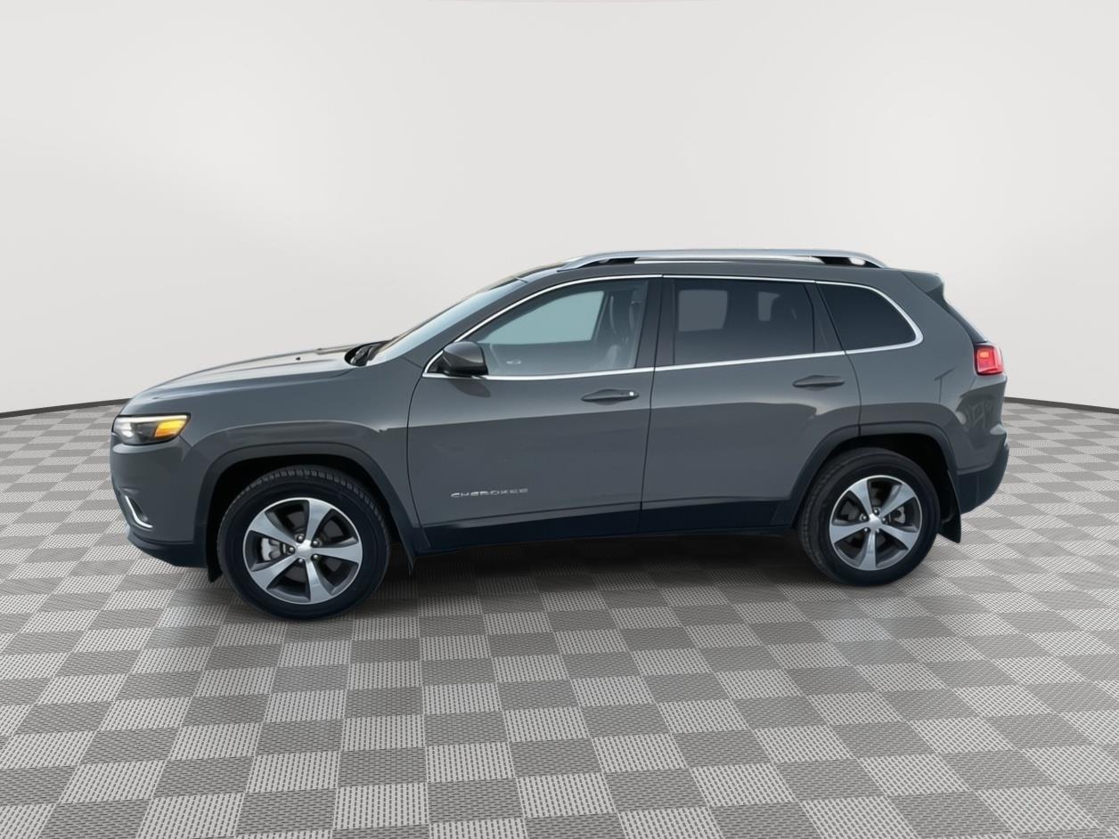 Vehicle photo 2