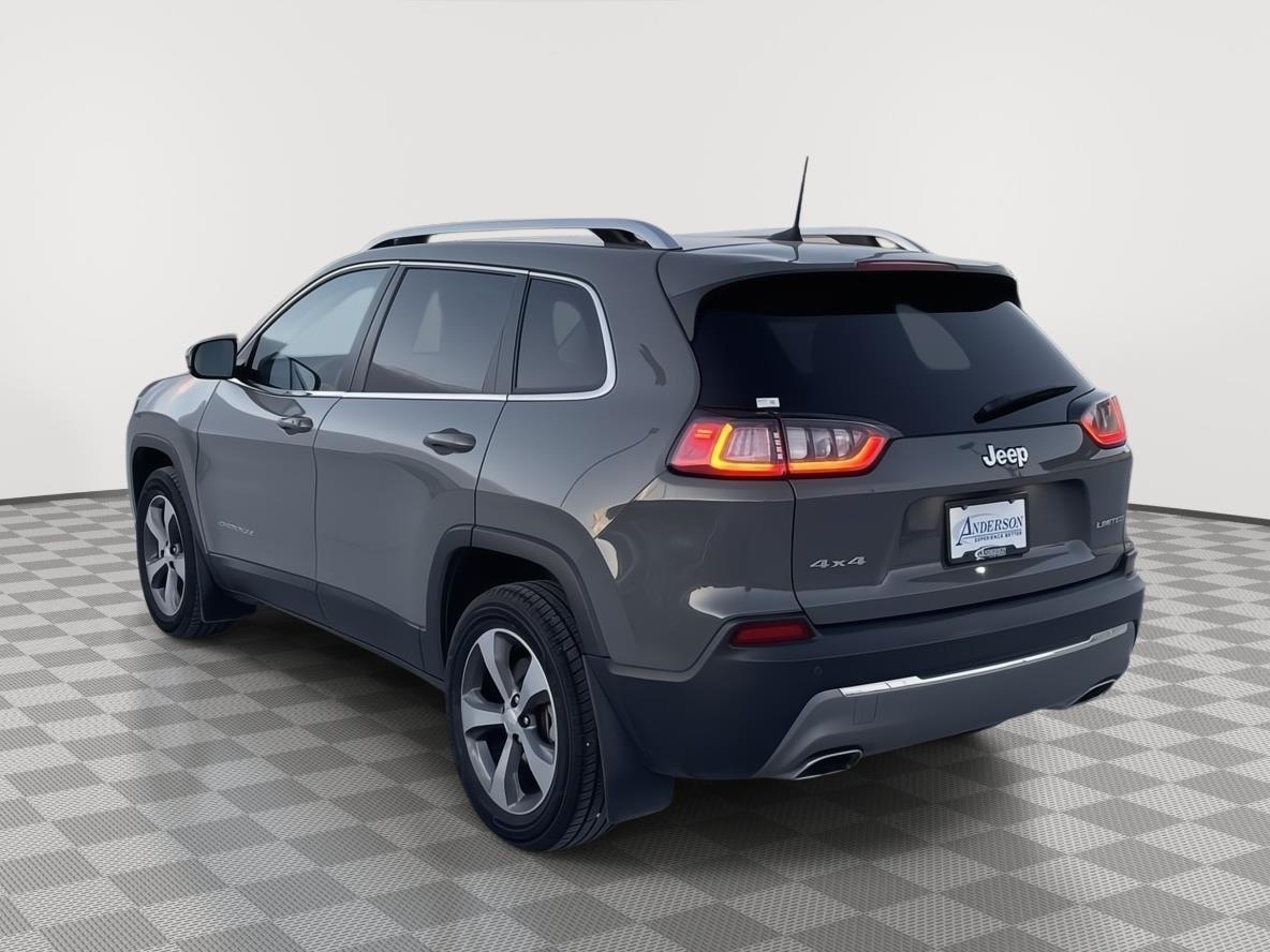 Vehicle photo 4