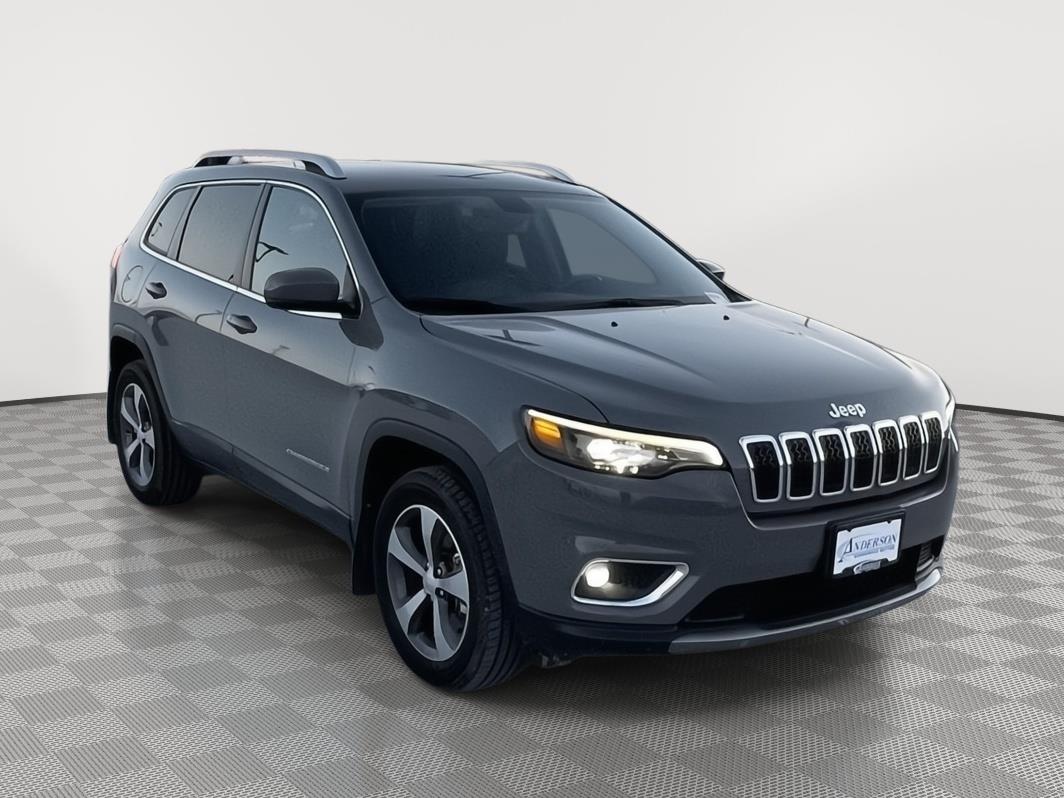 Vehicle photo 8