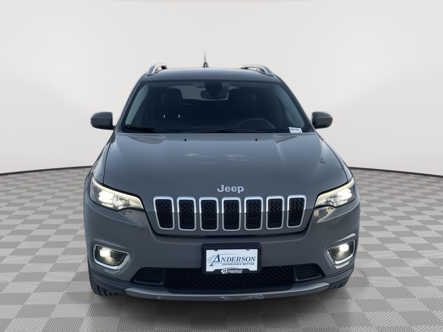 Vehicle photo 9