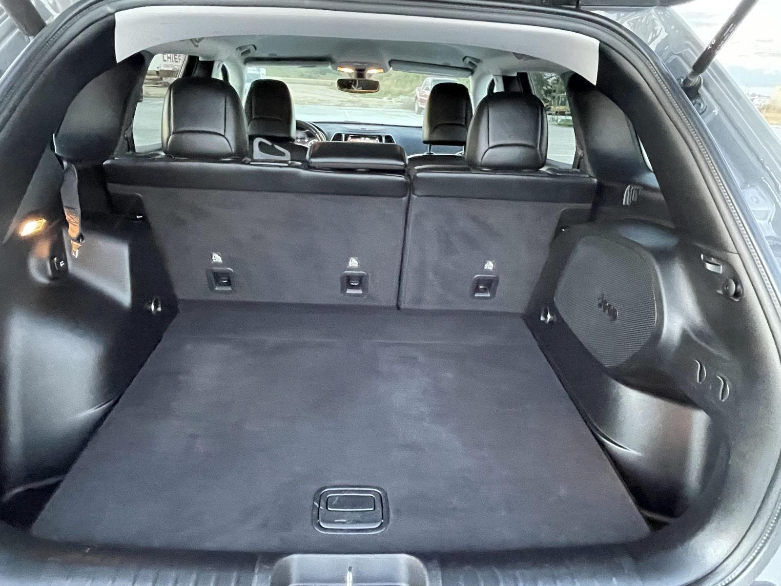 Vehicle photo 16