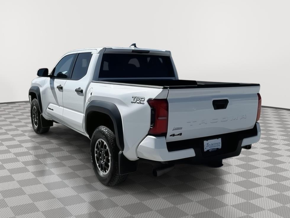 Vehicle photo 4