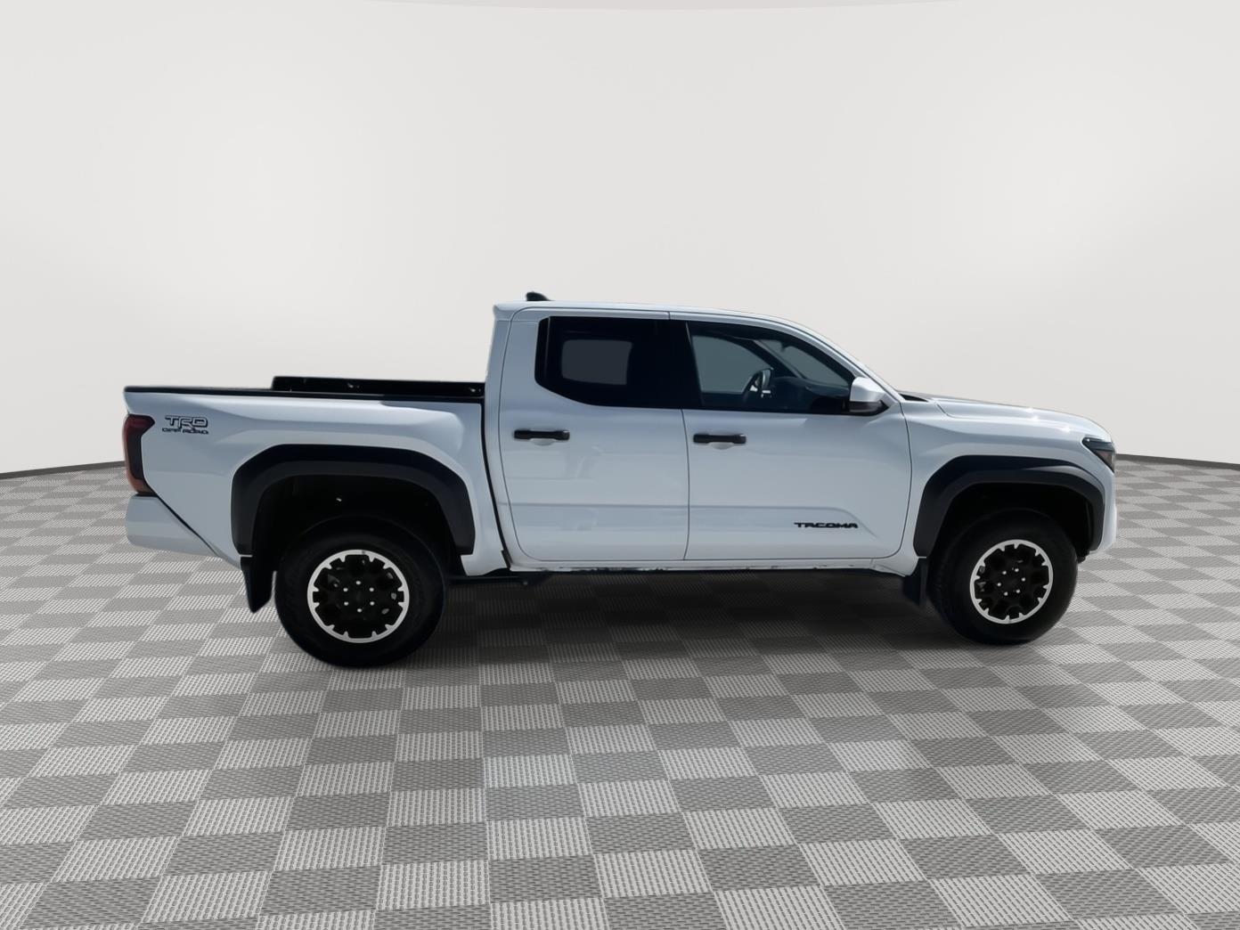 Vehicle photo 7