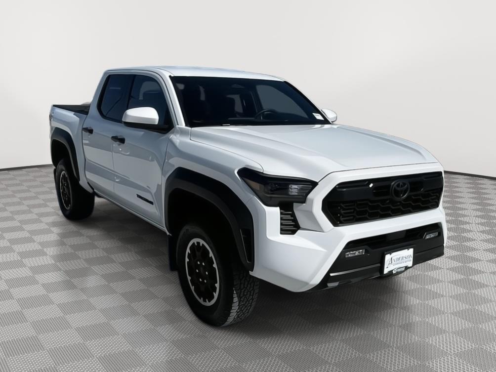 Vehicle photo 8