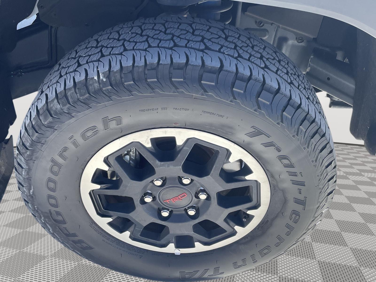 Vehicle photo 10