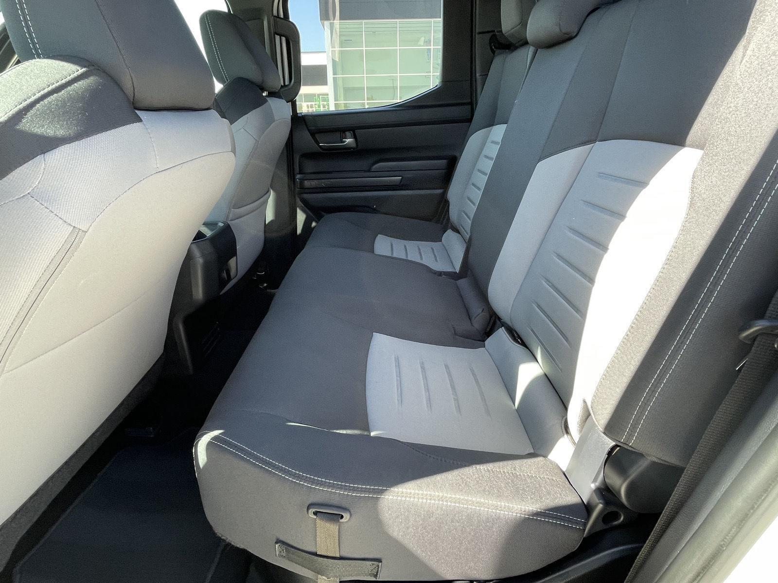 Vehicle photo 15
