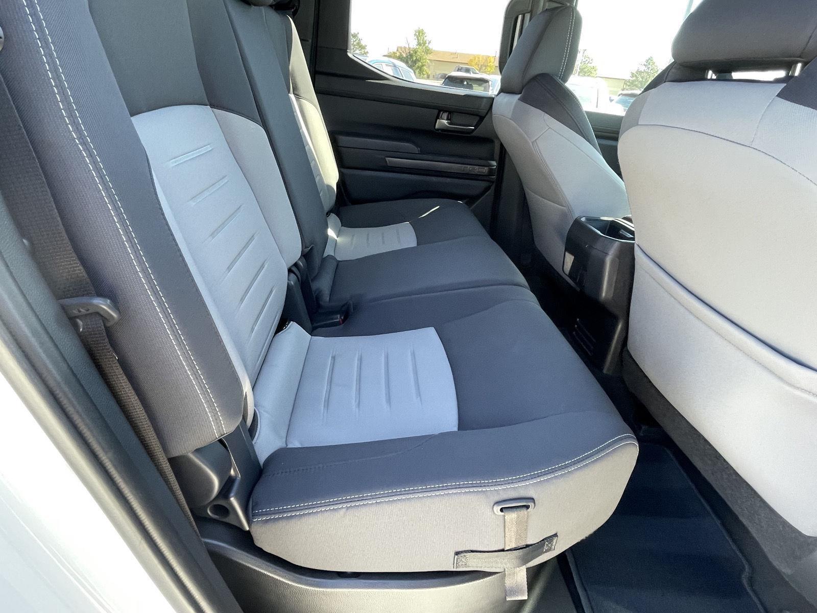 Vehicle photo 16