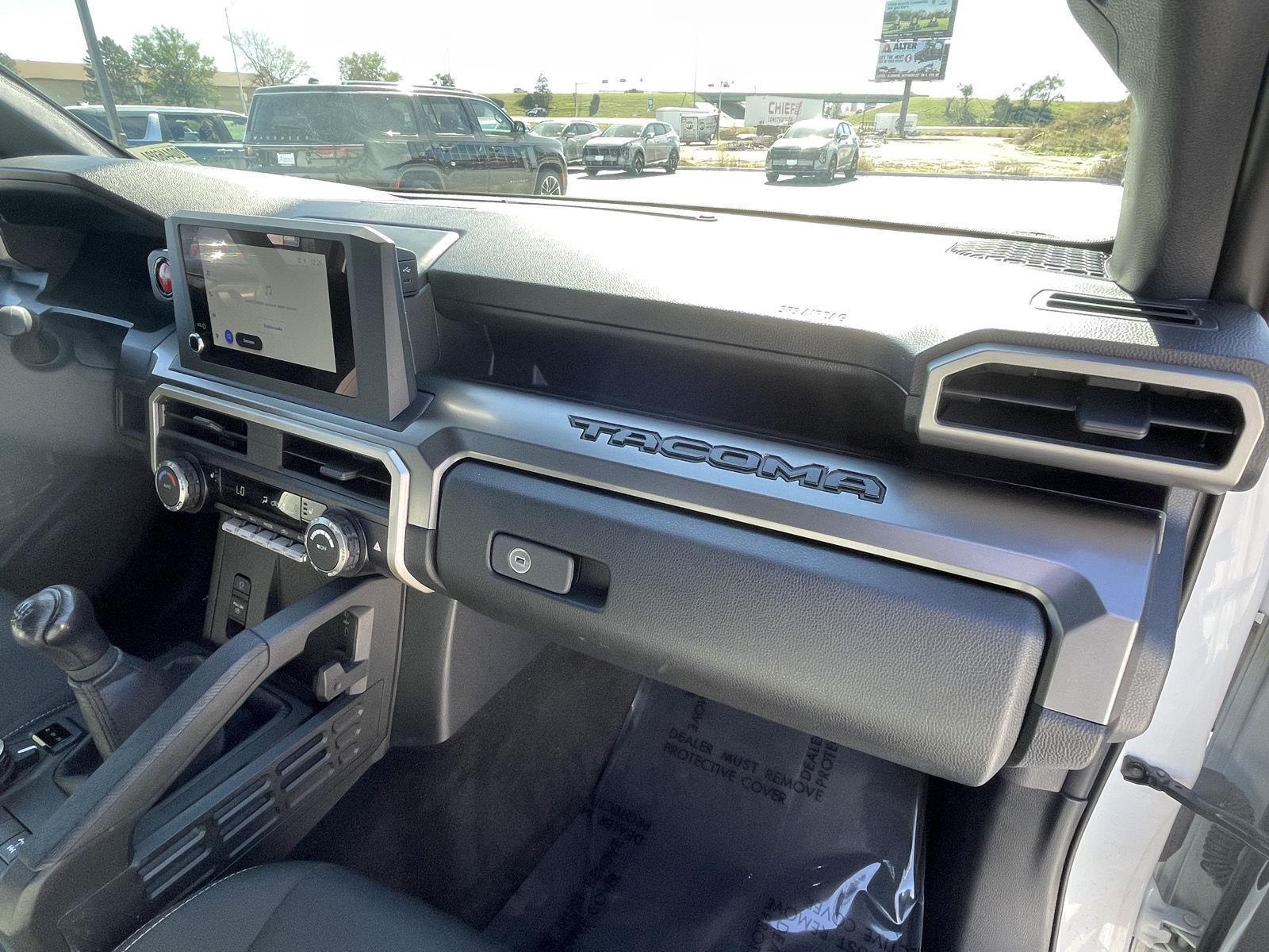 Vehicle photo 18