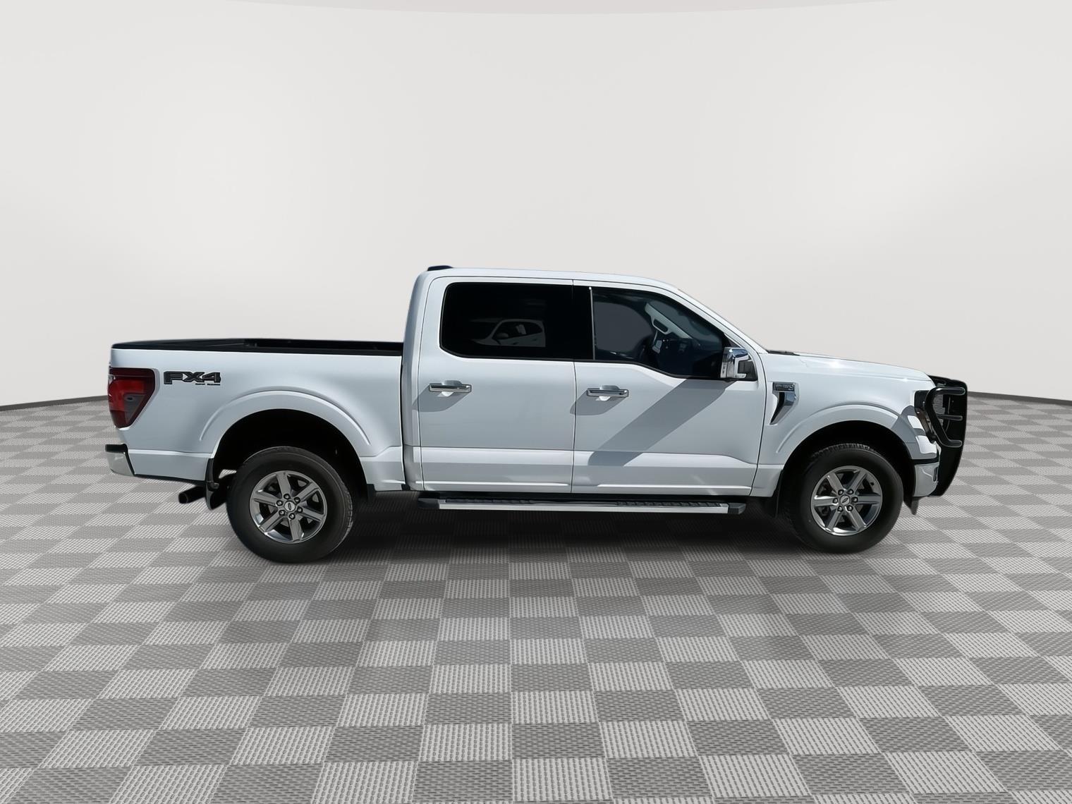Vehicle photo 7