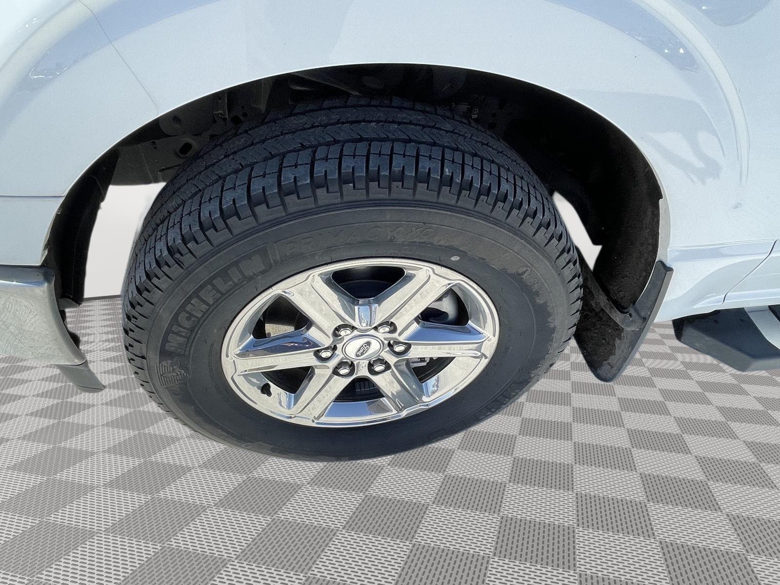 Vehicle photo 10