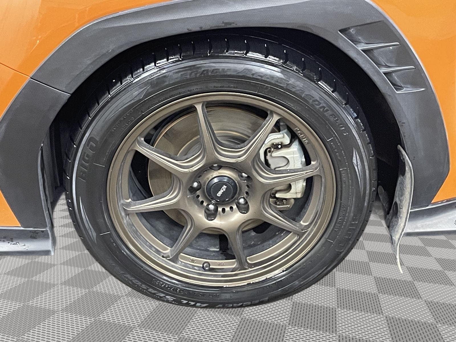 Vehicle photo 10