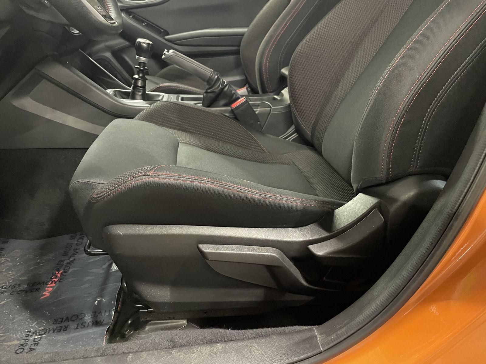 Vehicle photo 19