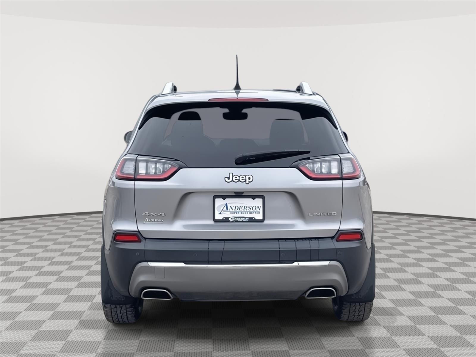 Vehicle photo 5
