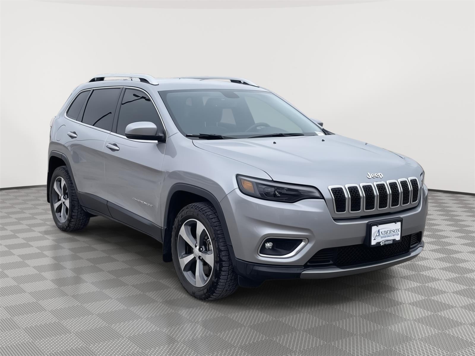 Vehicle photo 8