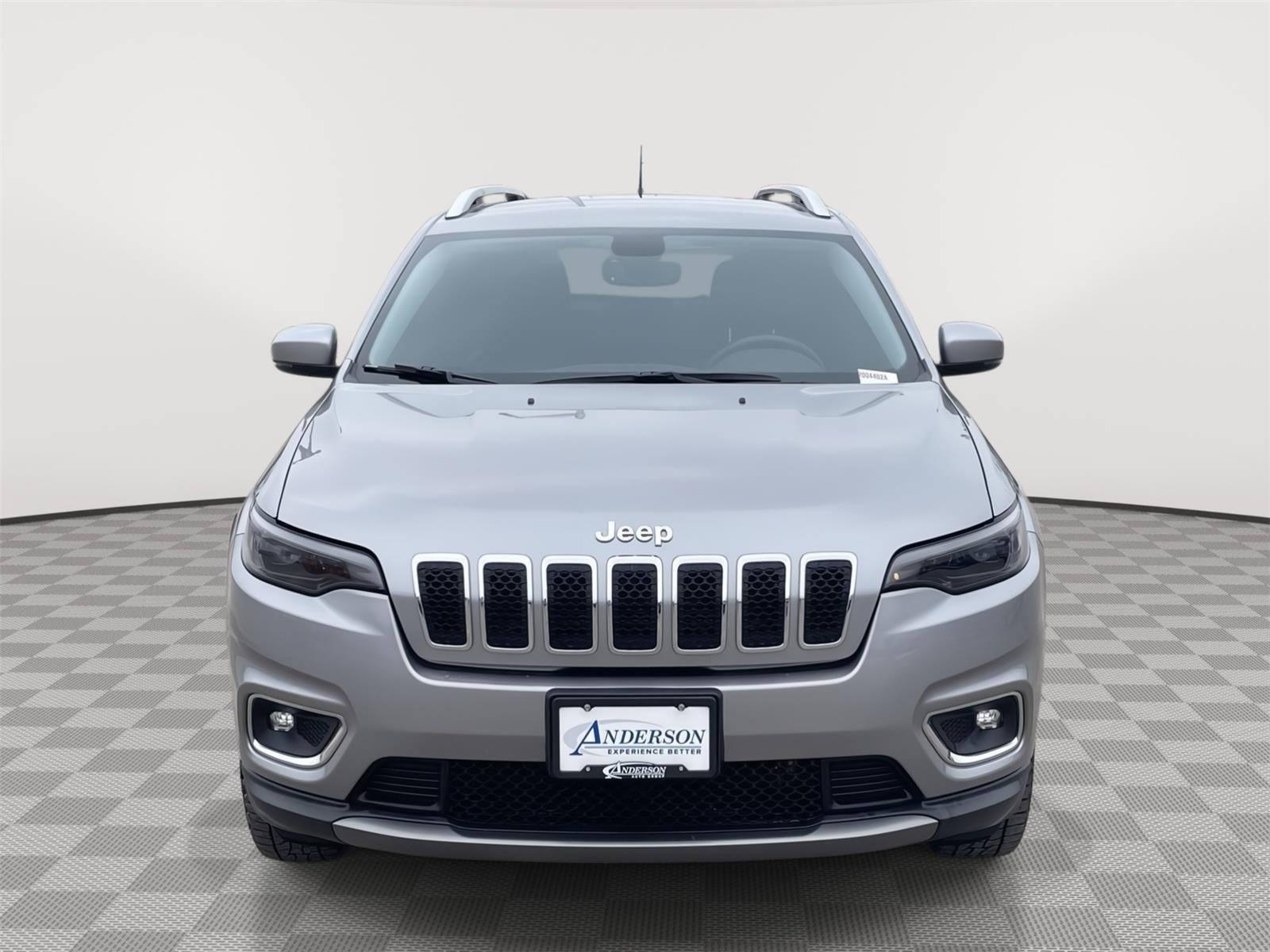 Vehicle photo 9