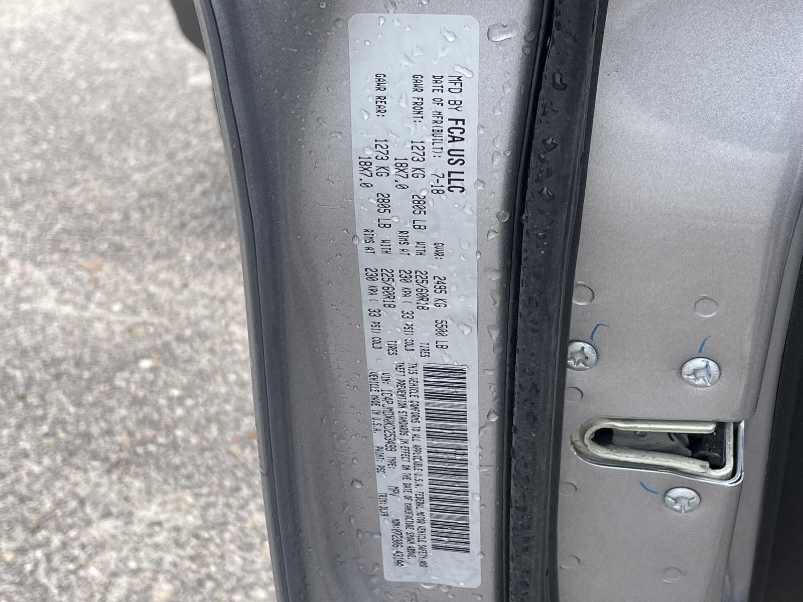 Vehicle photo 11