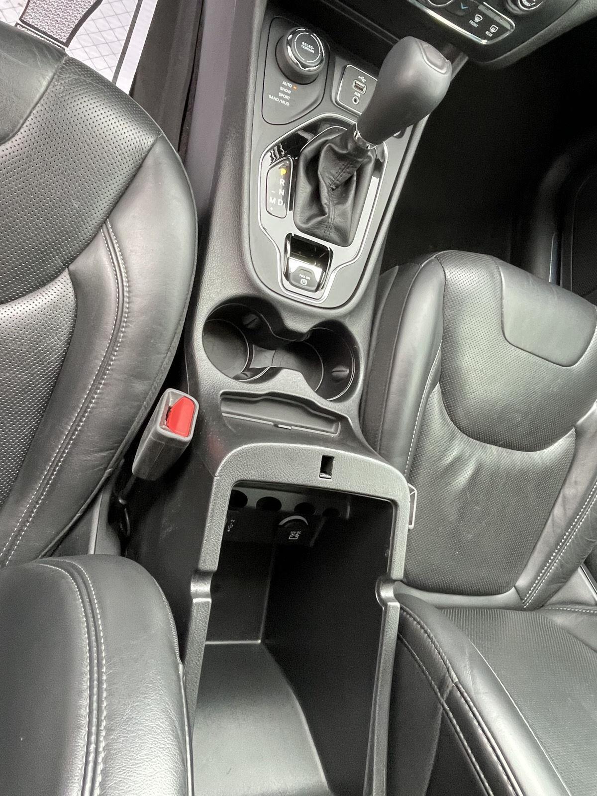 Vehicle photo 15
