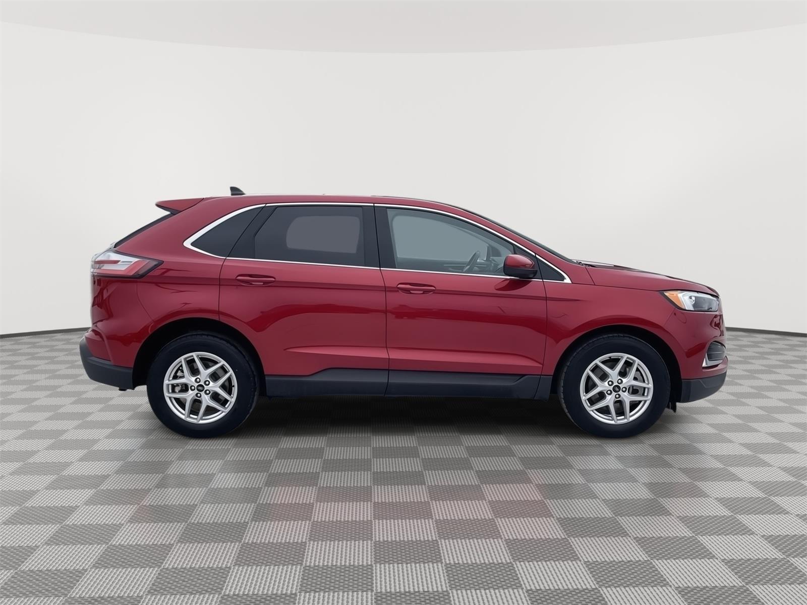 Vehicle photo 7