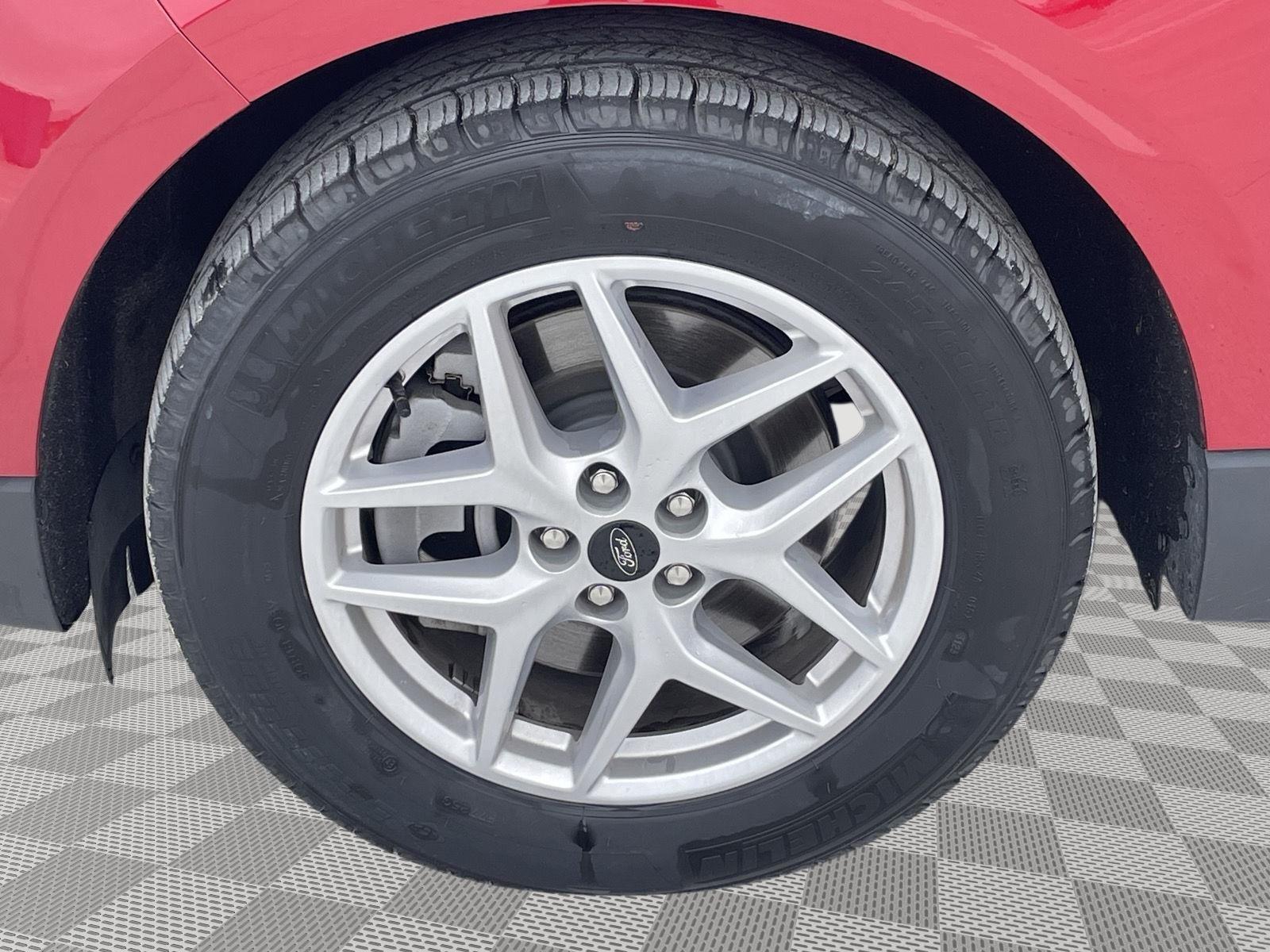 Vehicle photo 10