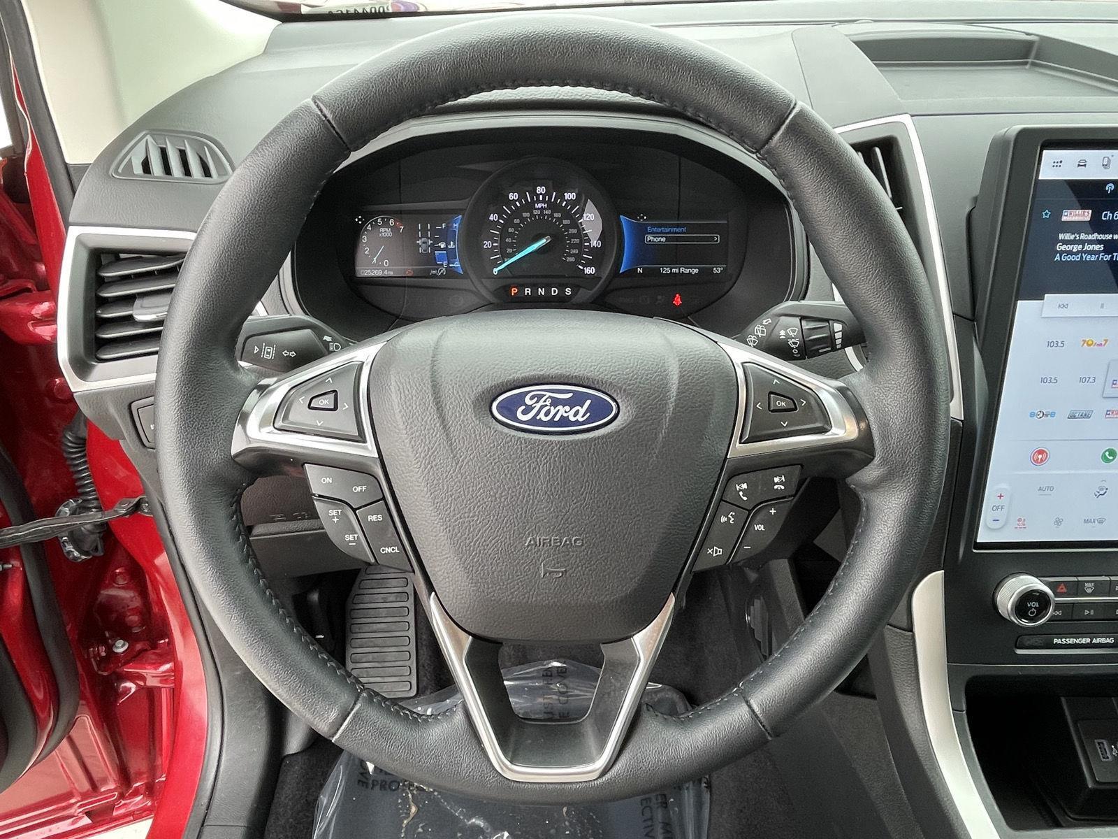 Vehicle photo 13
