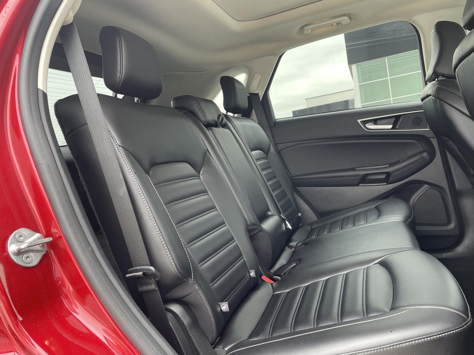 Vehicle photo 19