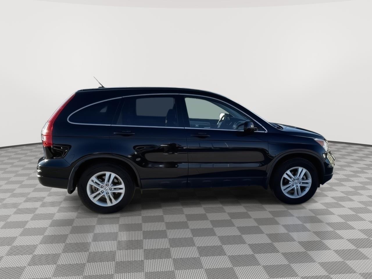 Vehicle photo 7
