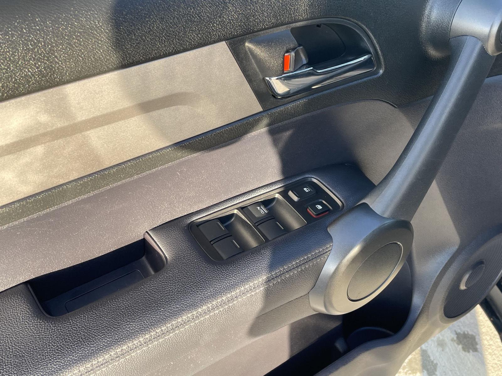 Vehicle photo 13