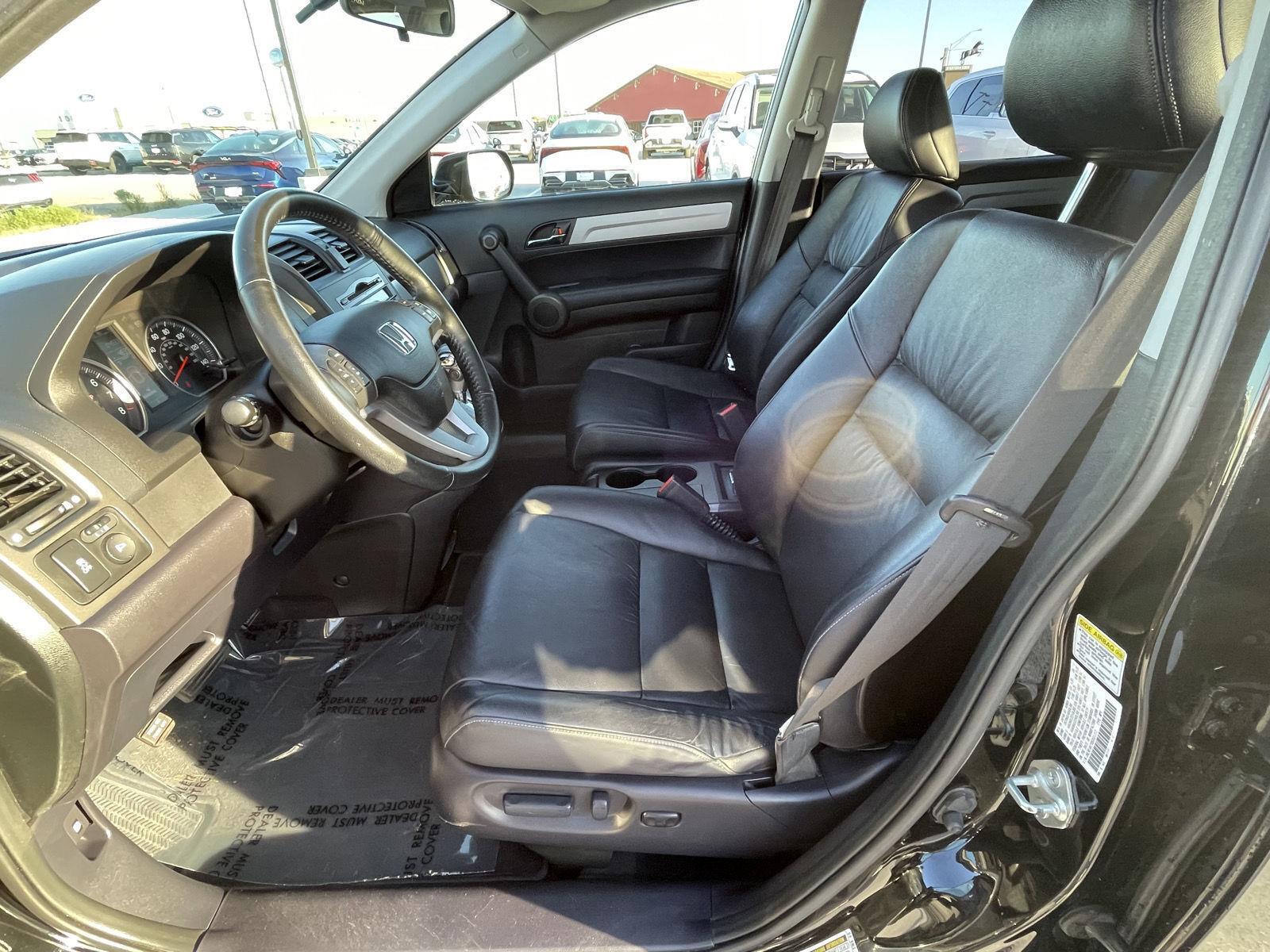 Vehicle photo 14