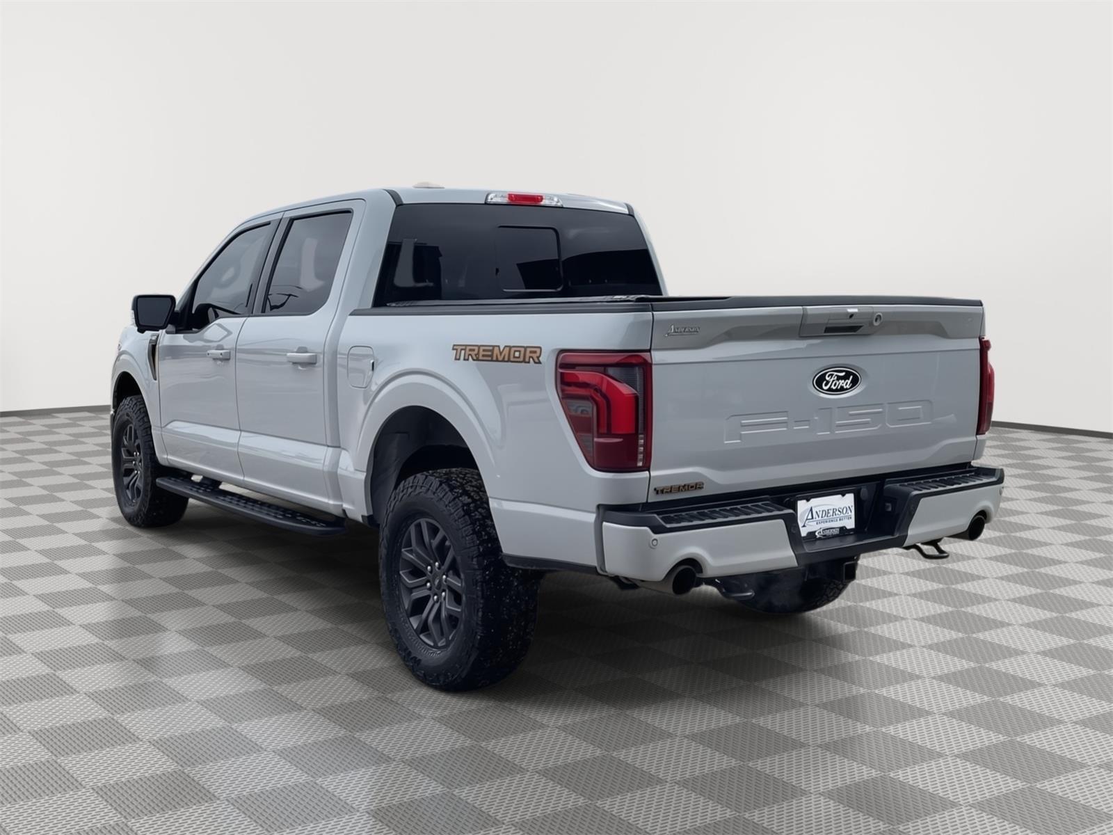 Vehicle photo 4