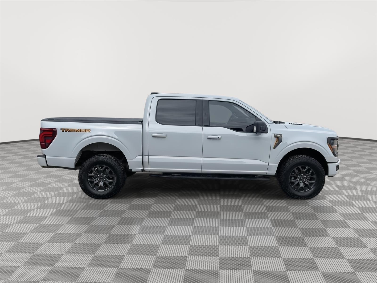 Vehicle photo 7