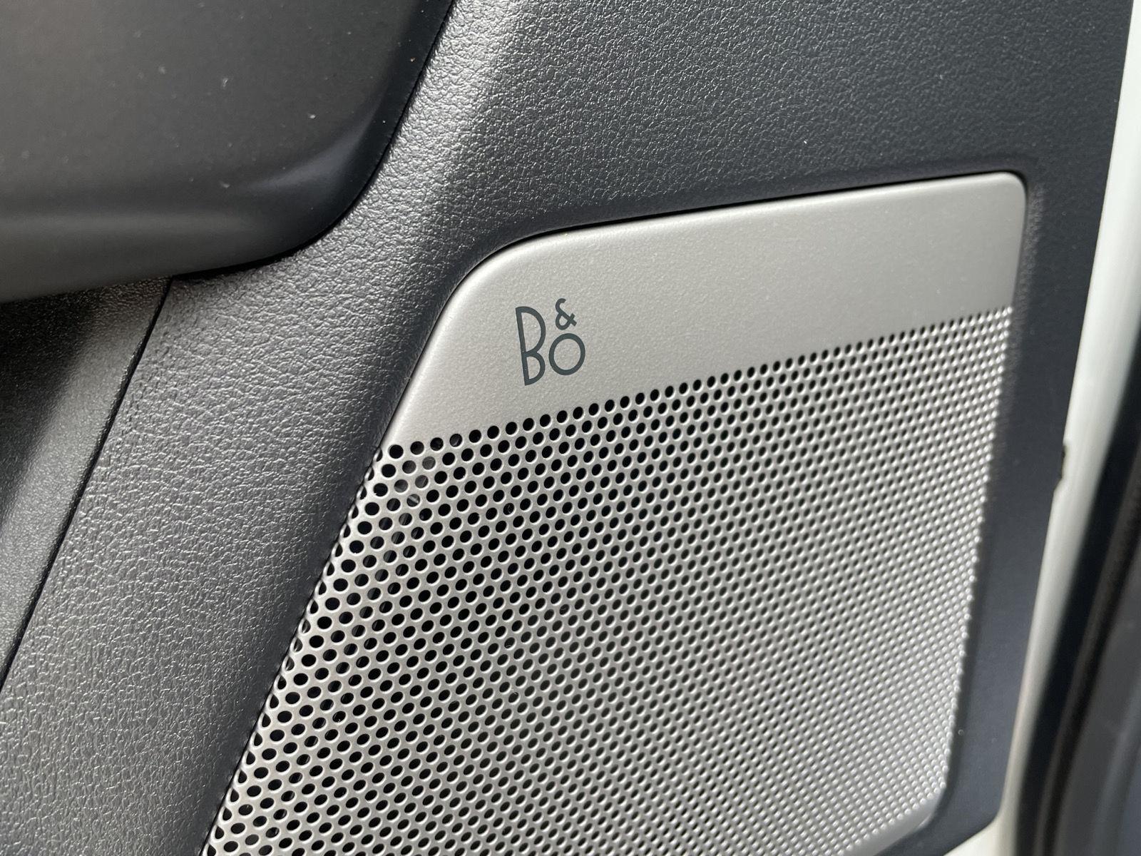 Vehicle photo 14