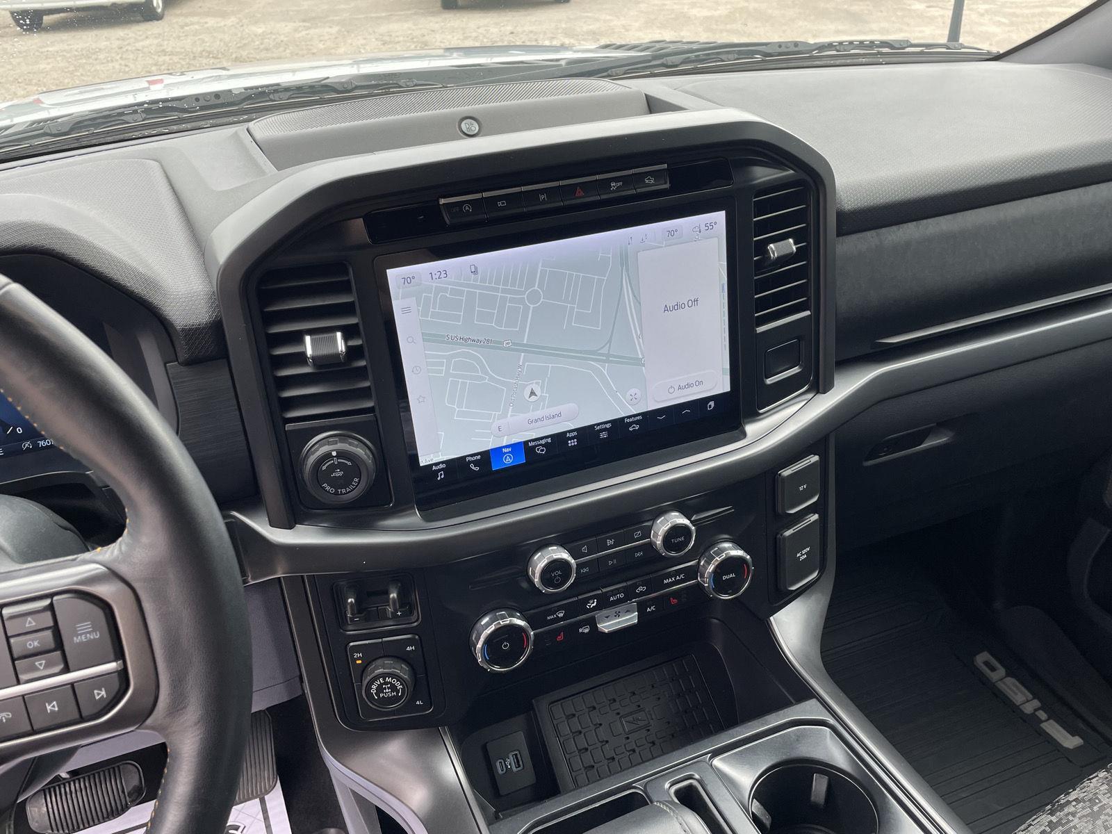 Vehicle photo 15