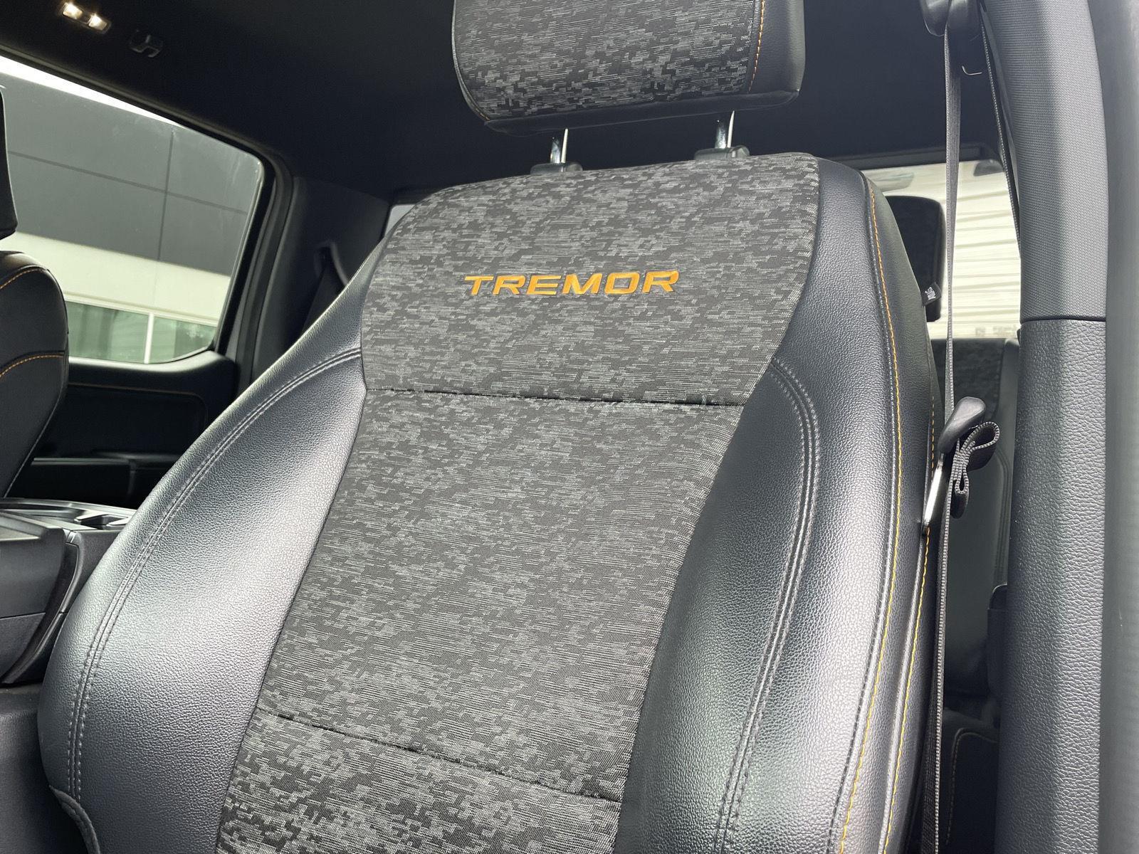 Vehicle photo 18