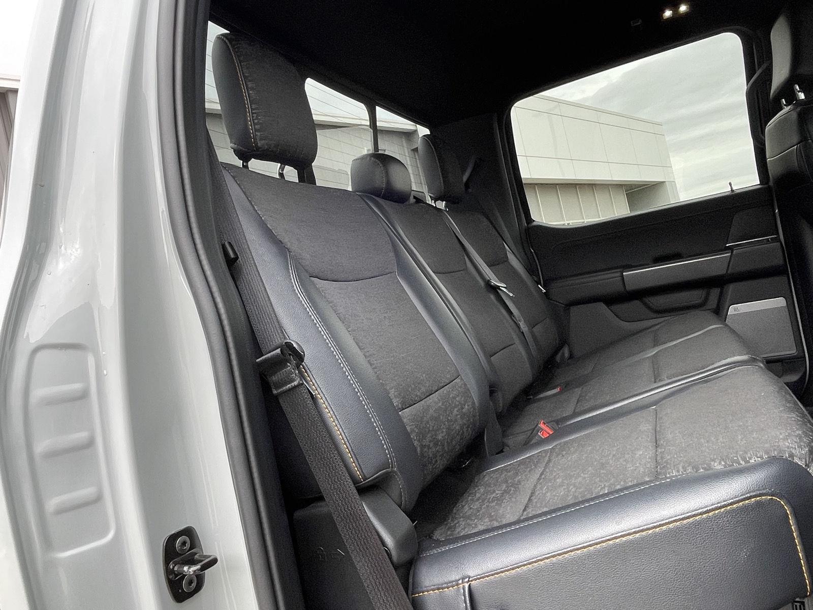 Vehicle photo 20
