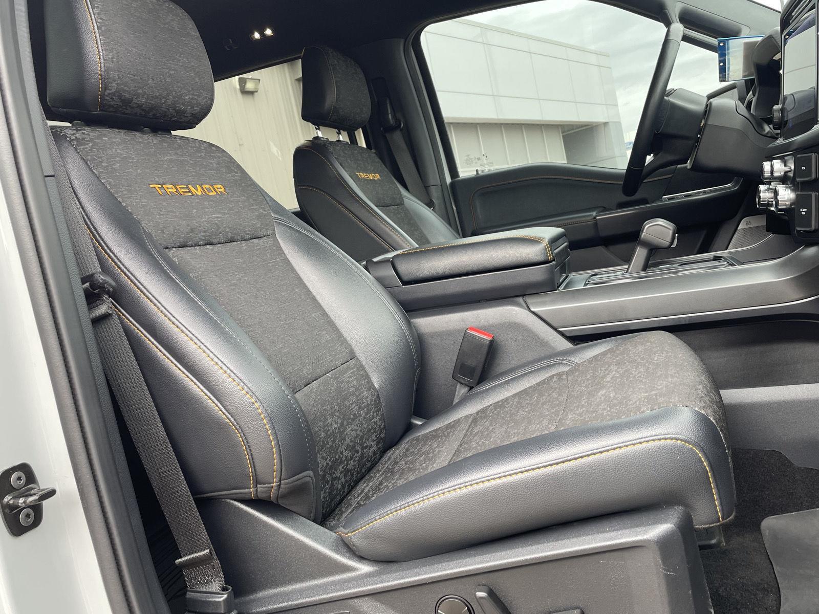 Vehicle photo 22