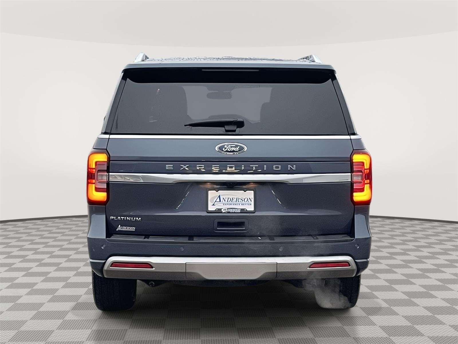 Vehicle photo 5