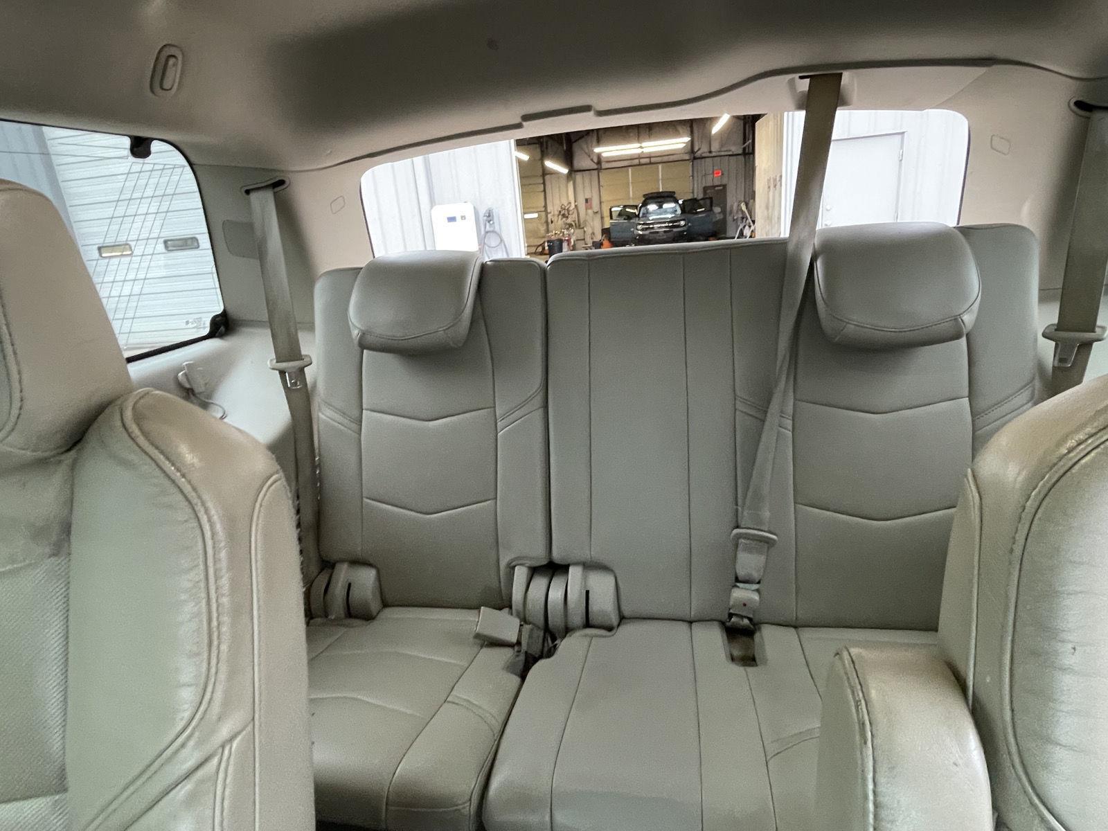 Vehicle photo 16