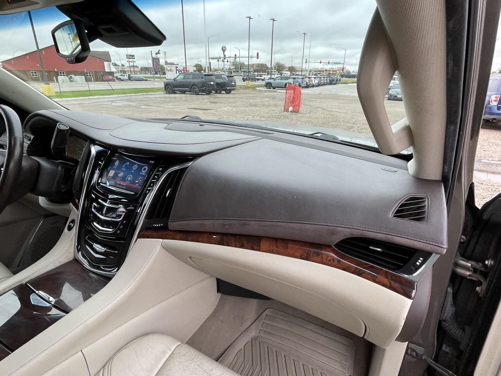Vehicle photo 20