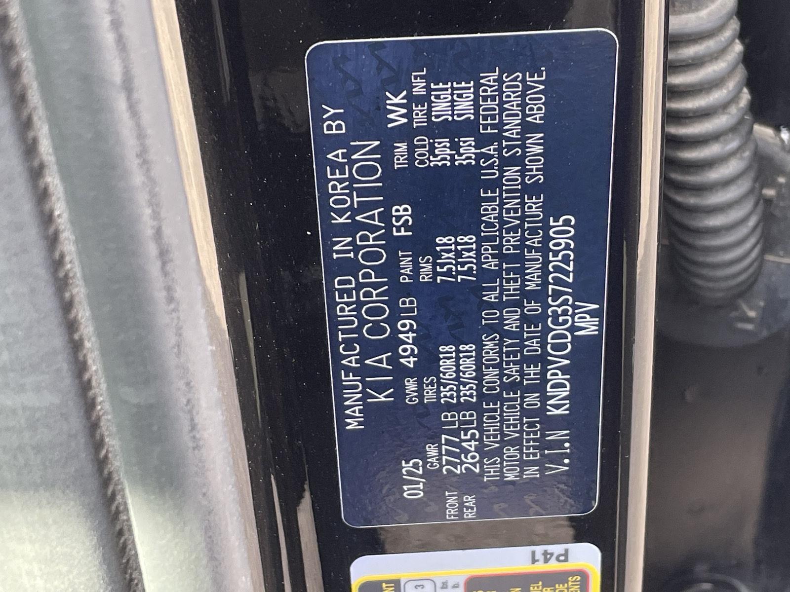 Vehicle photo 11